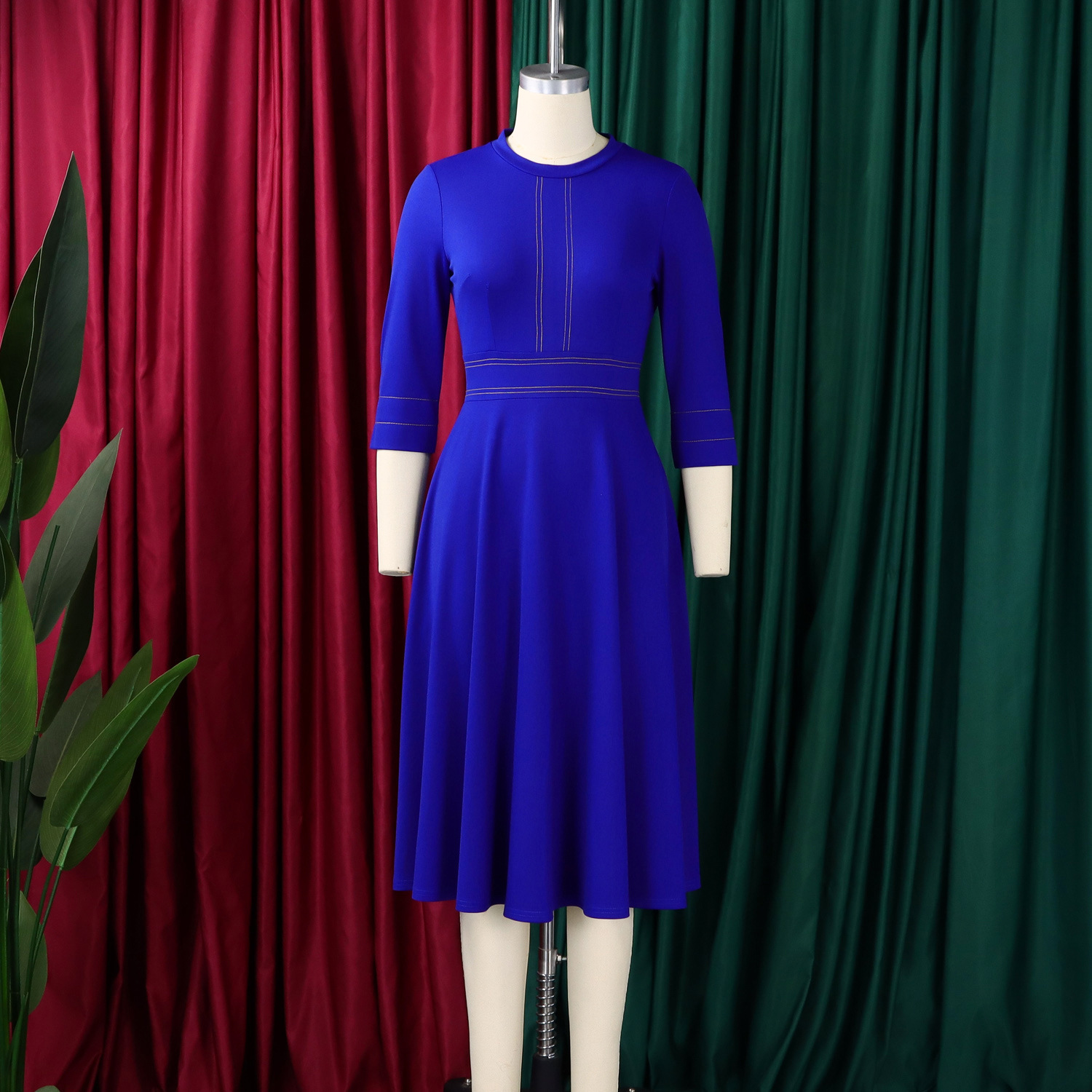 Round Neck Three-Quarter Sleeve Dress for Elegant Events