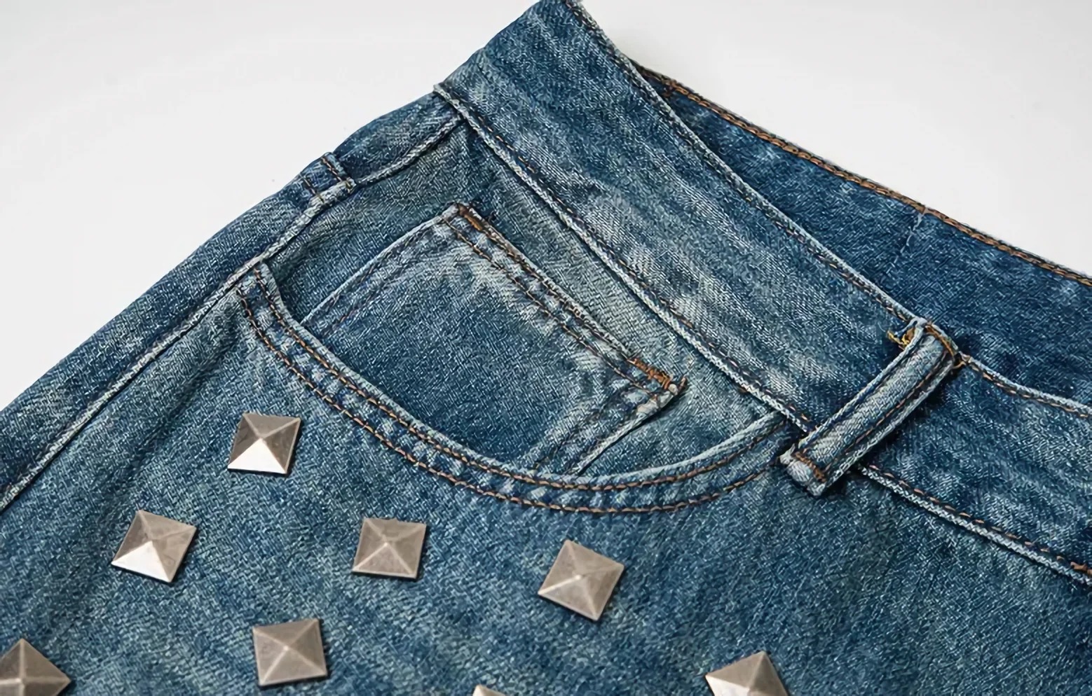 Studded Straight Denim Jeans for Casual Streetwear