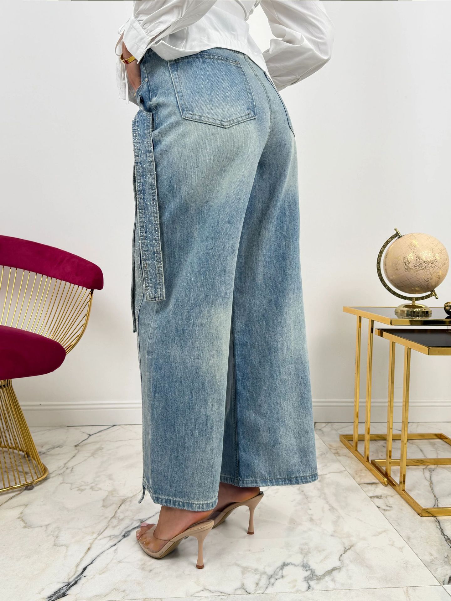 Beaded Bow Detail Denim Jeans for Casual Streetwear