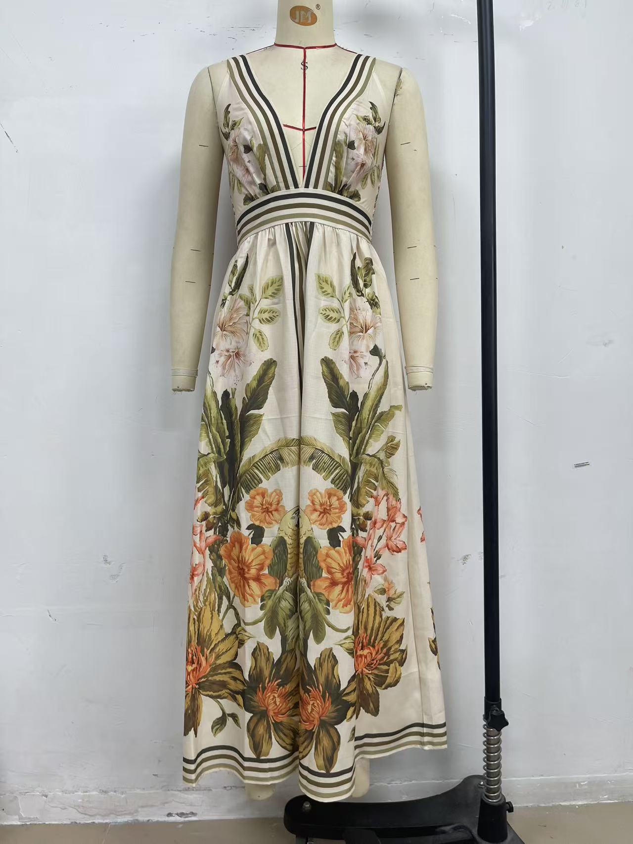 V-Neck Printed Dress for Summer Casual Wear