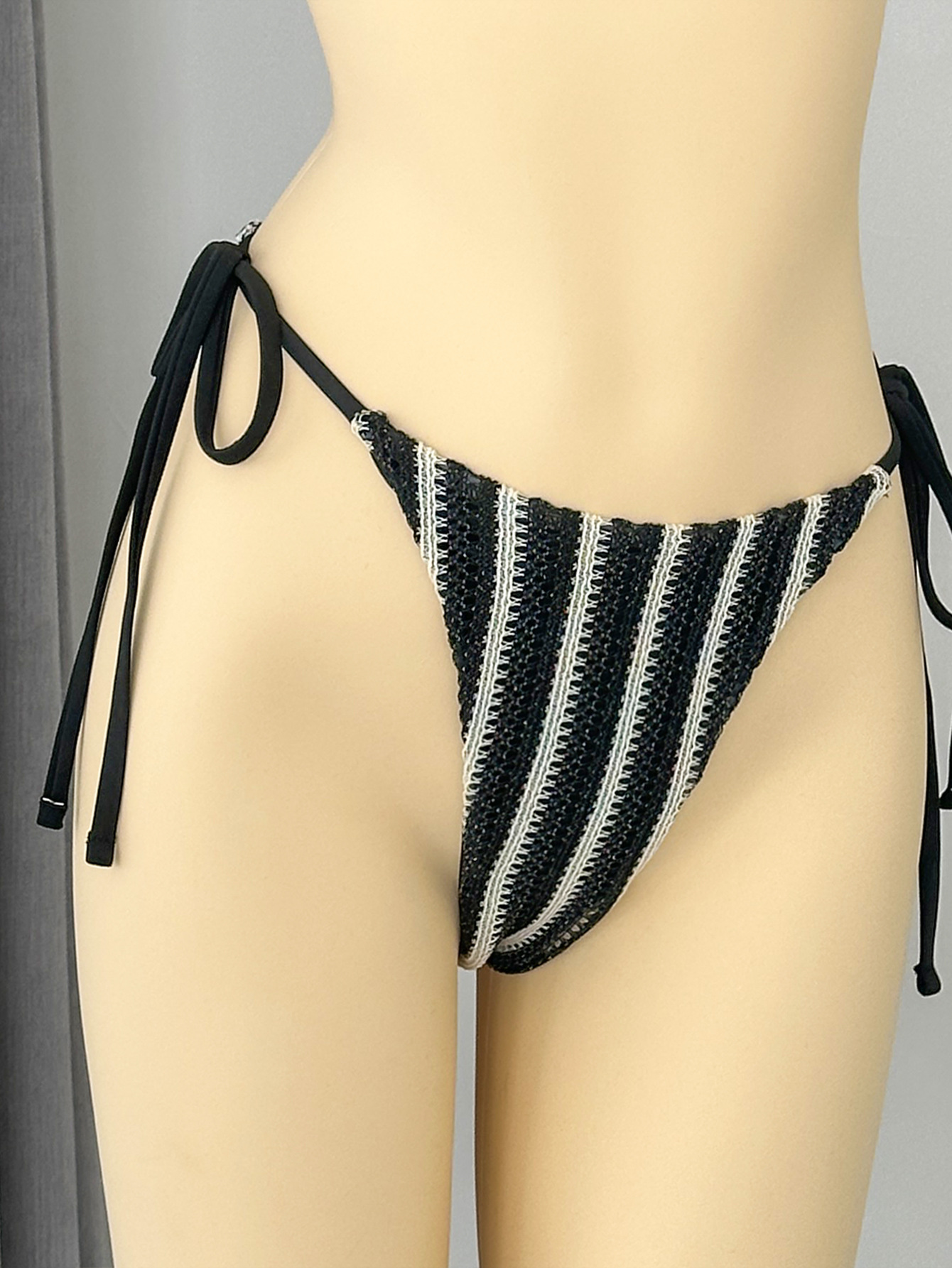 Striped Two-Piece Swimsuit Set for Beach Holidays