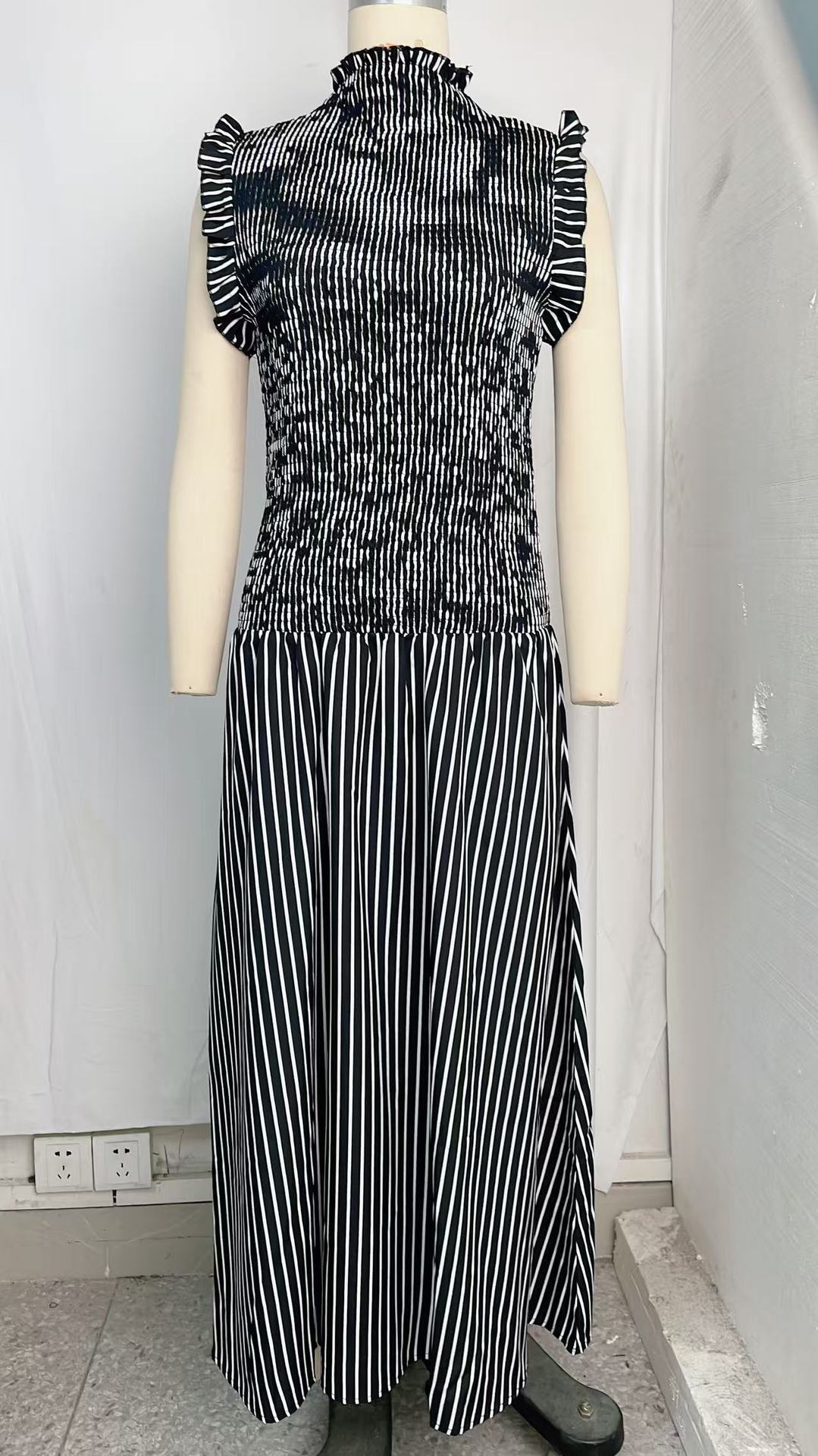 Striped Sleeveless Maxi Dress for Beach Holidays