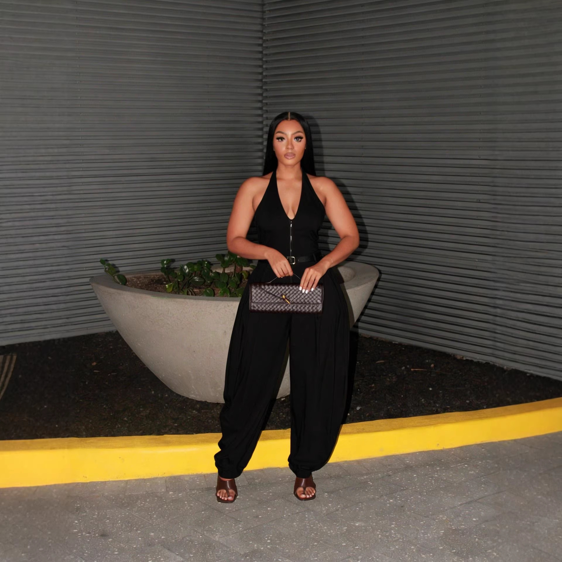 Solid Halter Neck Zipper Jumpsuit for Casual Wear
