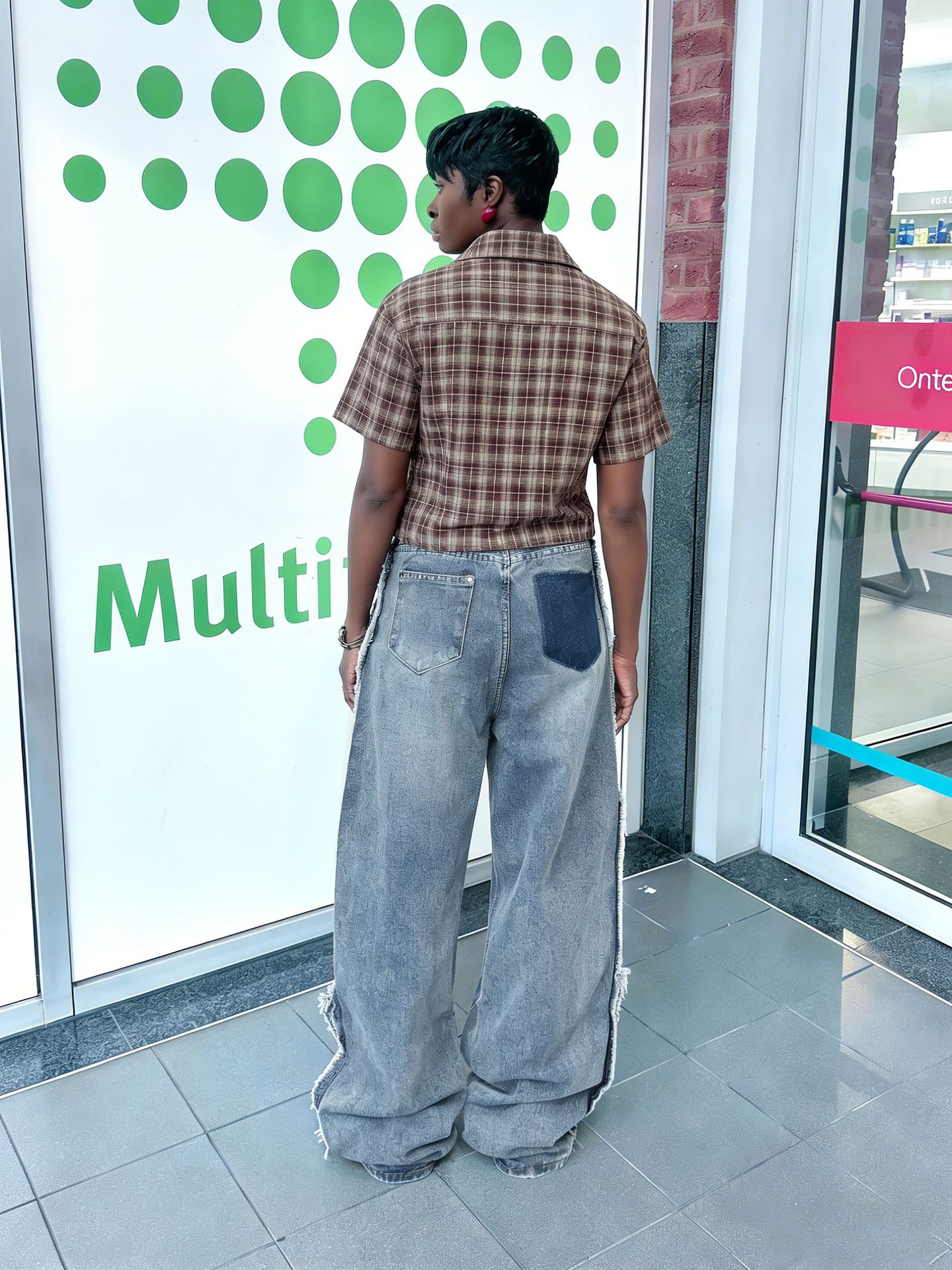Raw Edge Multi-Pocket Washed Denim Jeans for Streetwear