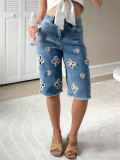 Women Fashion Washed Straight Denim Shorts with Embroidery Bead Pattern