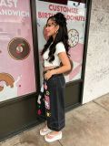Women's Puppy Cartoon Embroidered Capri Denim Pants