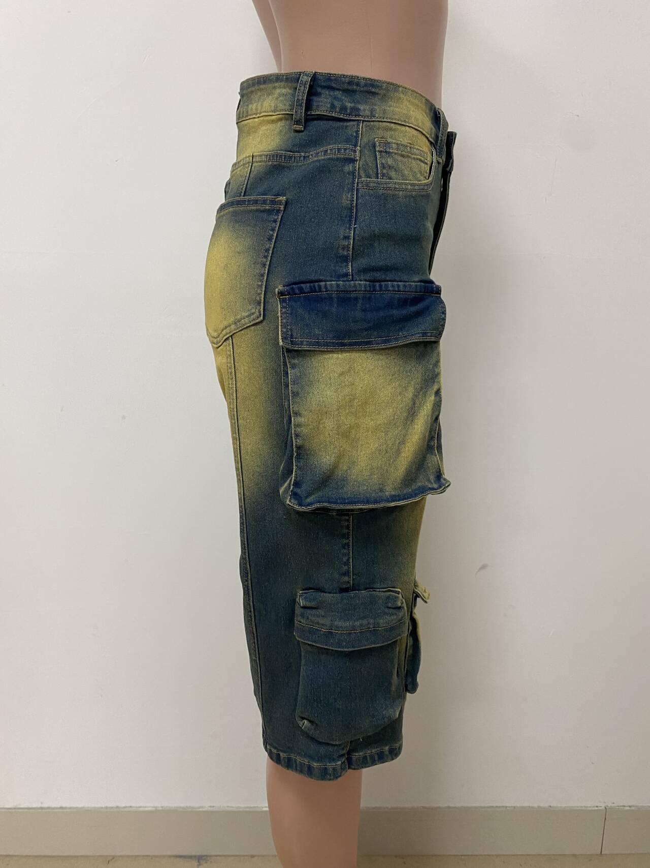 Yellow-Blue Gradient Cargo Shorts for Casual Streetwear