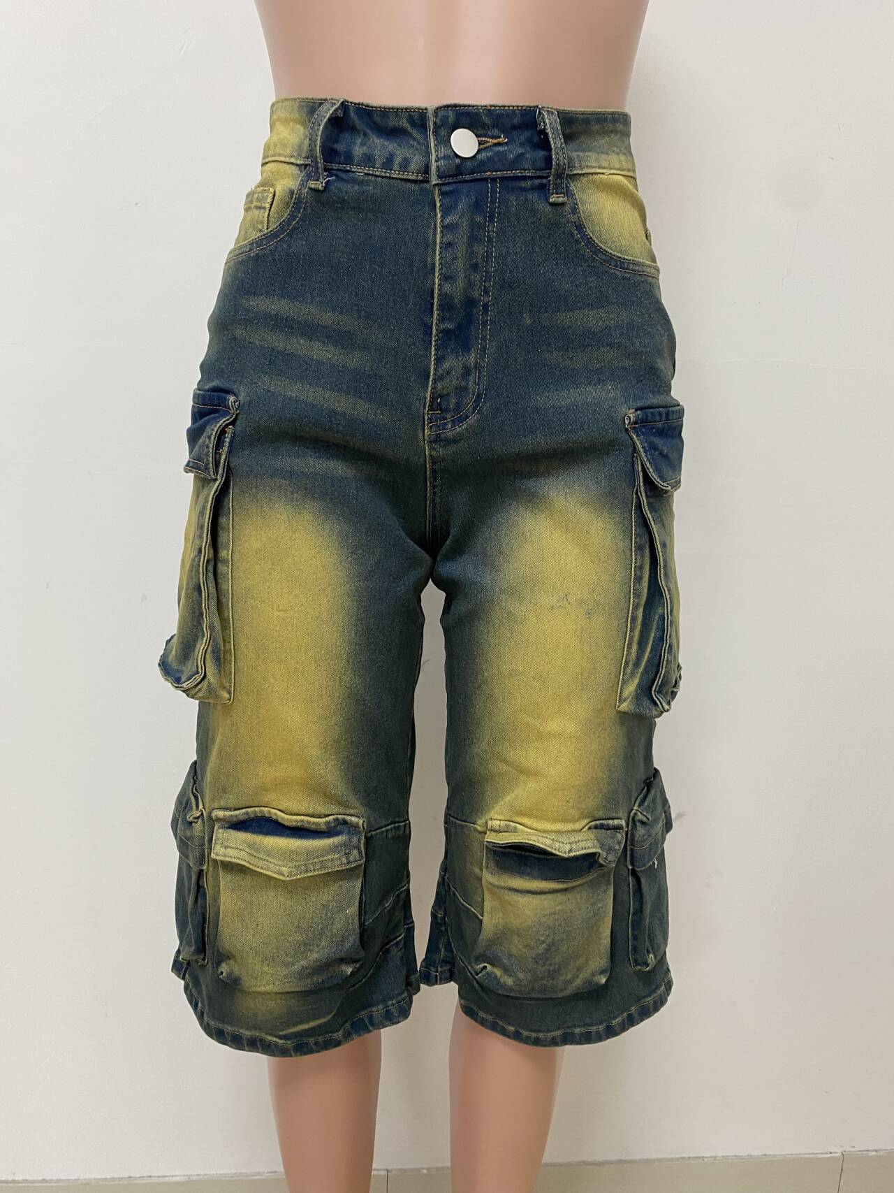 Yellow-Blue Gradient Cargo Shorts for Casual Streetwear