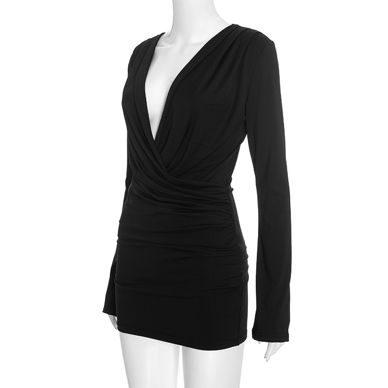 V-Neck Pleated Bodycon Dress for Autumn Evening Wear