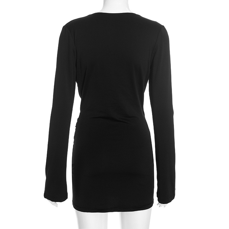 V-Neck Pleated Bodycon Dress for Autumn Evening Wear