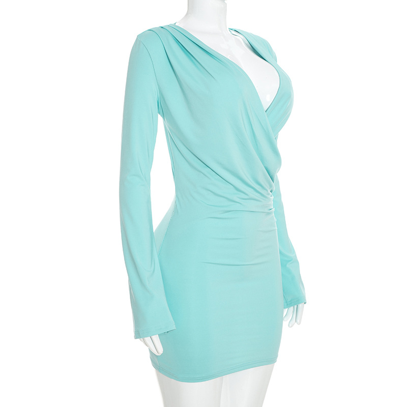 V-Neck Pleated Bodycon Dress for Autumn Evening Wear