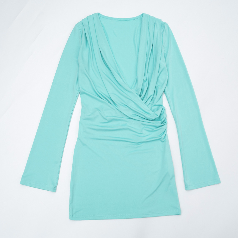 V-Neck Pleated Bodycon Dress for Autumn Evening Wear