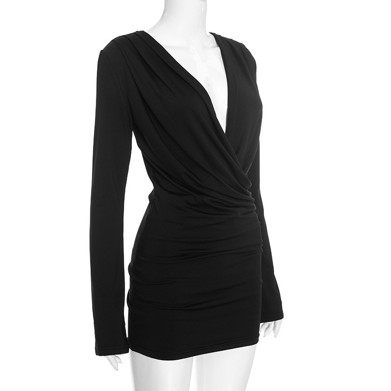 V-Neck Pleated Bodycon Dress for Autumn Evening Wear