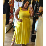 Ruffled, sexy and form-fitting halter dress in large size