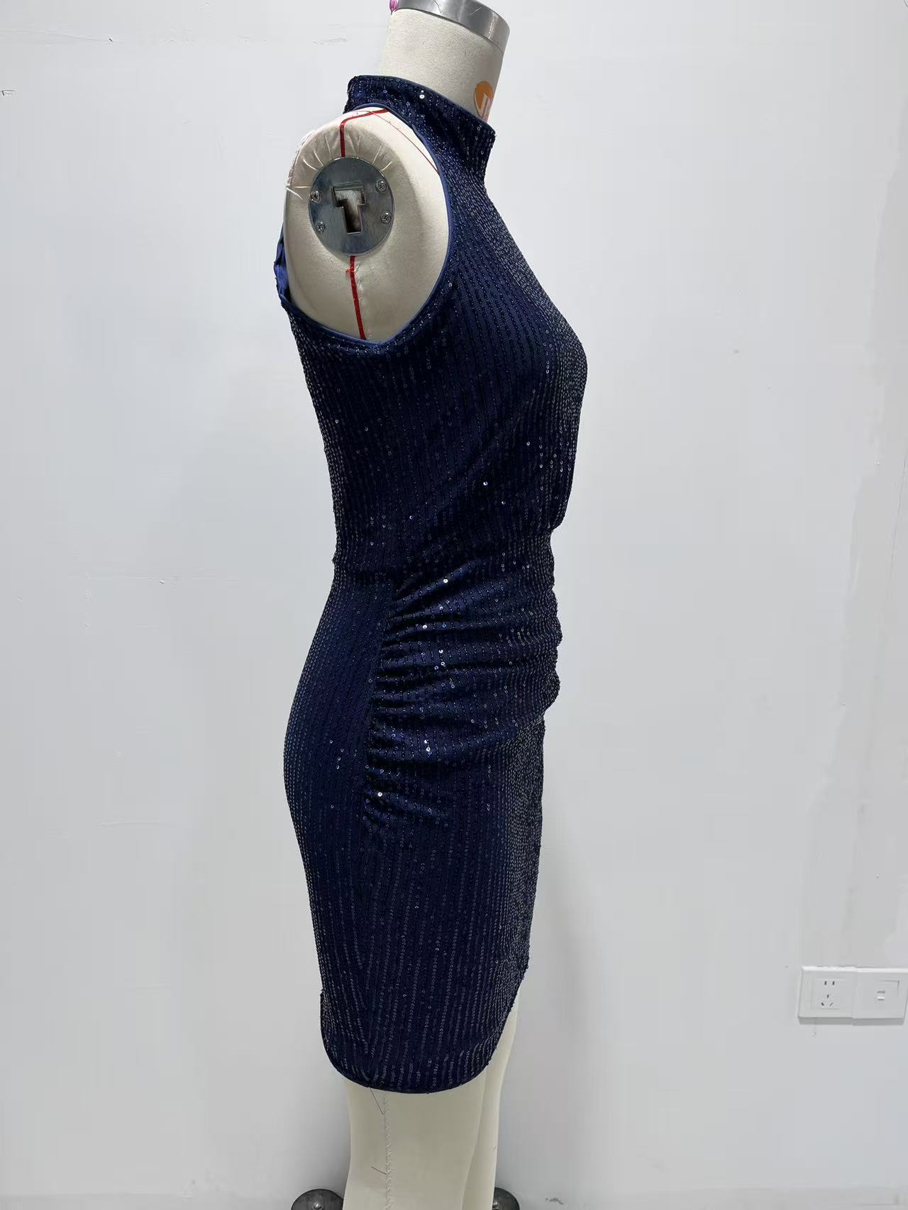Sequin Halter Neck Bodycon Dress for Evening Parties