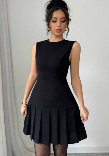 Women’s Fashion Round Neck Sleeveless Slim Waist Pleated Black Mini Dress
