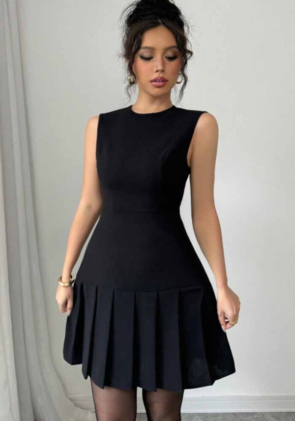 Women’s Fashion Round Neck Sleeveless Slim Waist Pleated Black Mini Dress