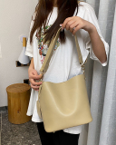 New Fashion One-Shoulder Simple Portable Messenger Large-Capacity Retro Bucket Bag