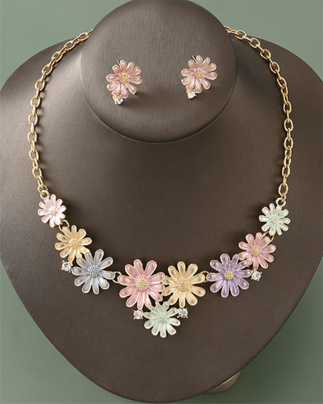 Cute Fashion Necklace Set