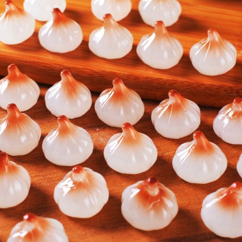 Simulated Vegetable: Glow-in-the-Dark Garlic Chives Resin Garlic Bulb Flat Night Light Accessory