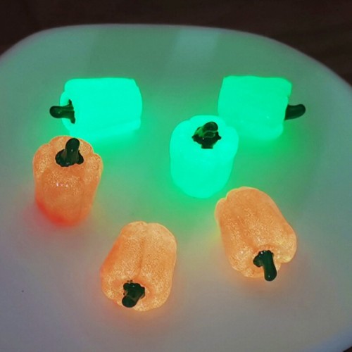 Simulated Bell Peppers - Realistic Resin Vegetable Decorations for Home and Garden