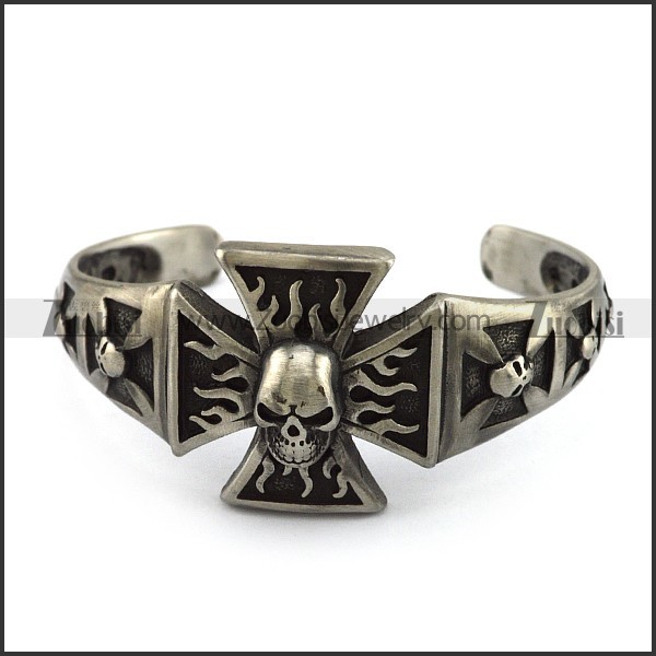 Stainless Steel Fire Skull Bangle in Matte Finishing b005152
