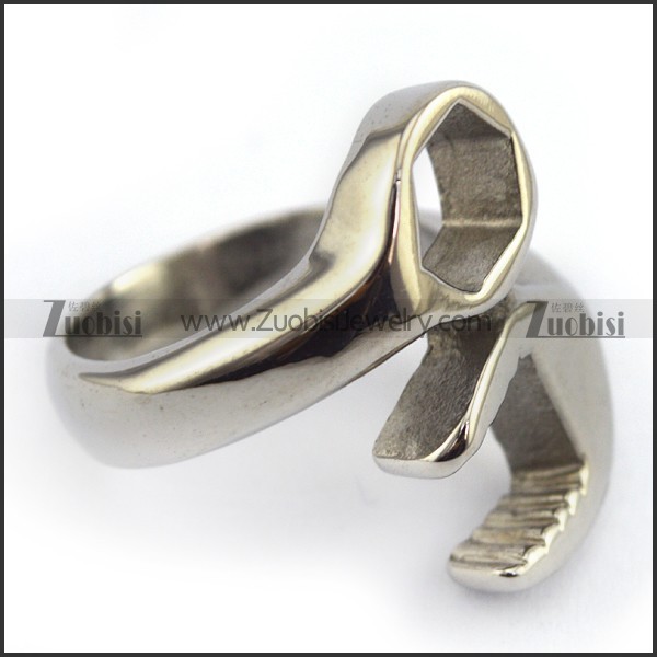 Attractive Stainless Steel Wrench Ring -r000883