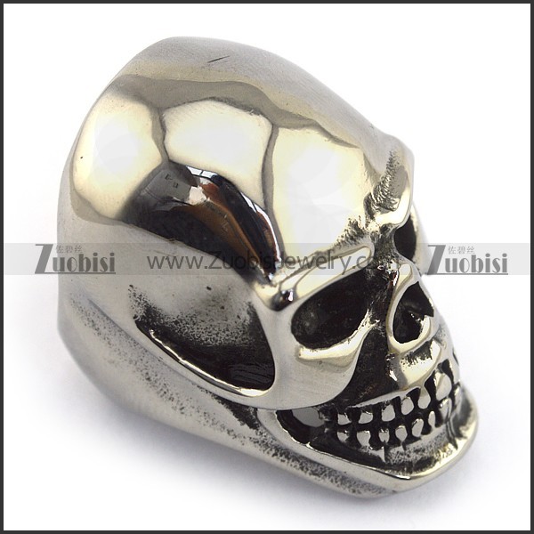 Large Classical Bareheaded Skull Ring r003433