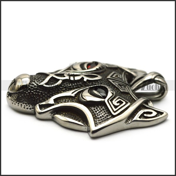 Wolf Pendant with 1 Red Eye and 1 Black Eye p006797