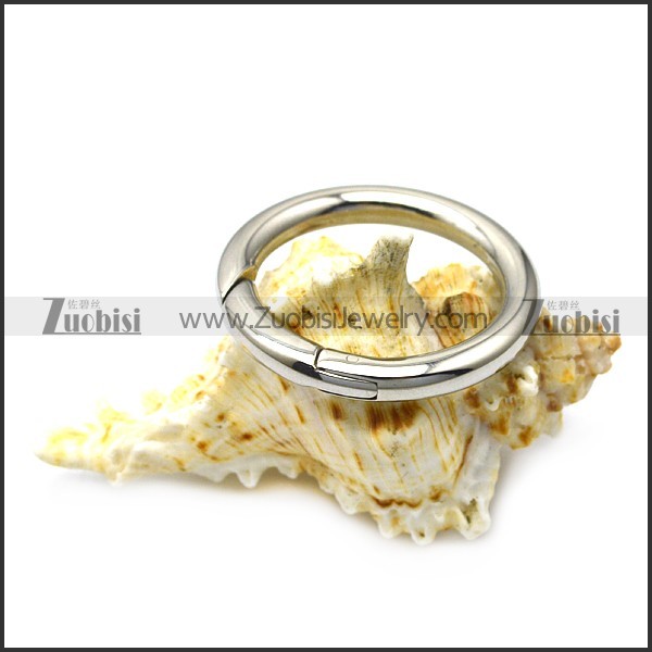 stainless steel plain donut clasp in 30mm outside diameter a000595