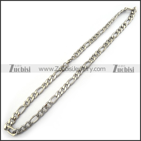24-inch Long Figaro Chain in 9.5mm Wide n001582