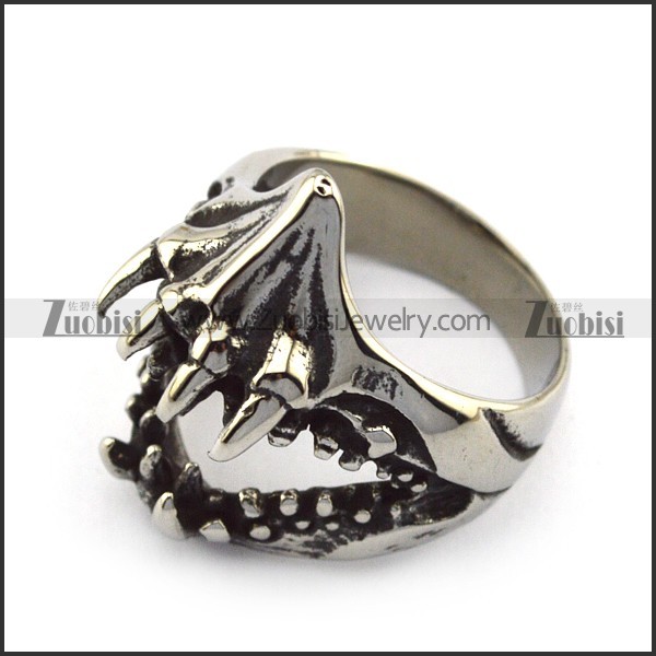Ugly Chomper Ring r004644