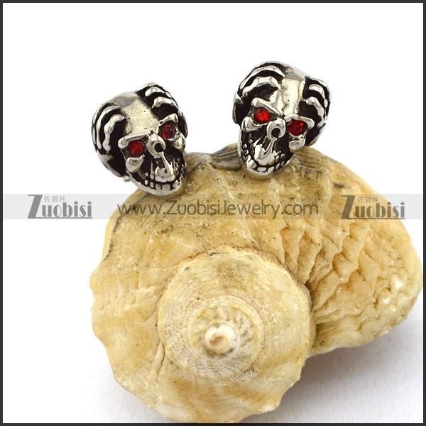 Skull Earring with 2 Ruby Rhinestons Eyes e001172