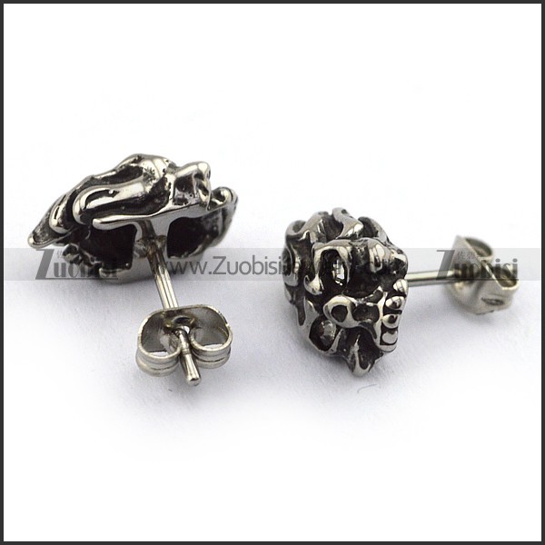 Clear Crystal Eye Fire Skull Earring e000376