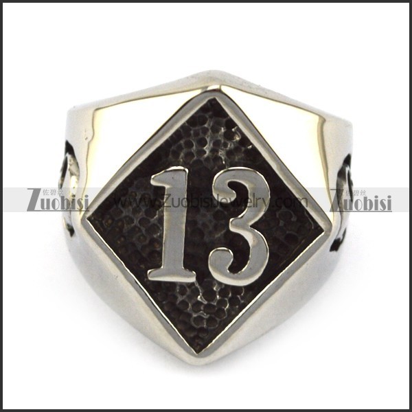 Diamond Shape 13 Skull Biker Ring r004760