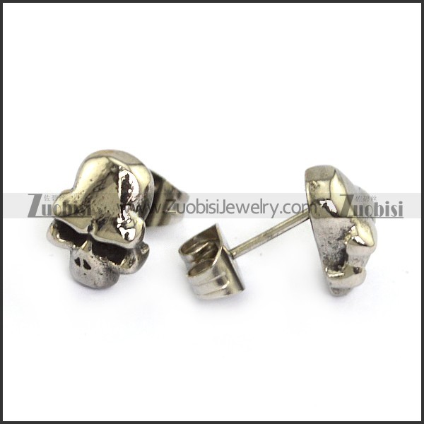 Horrible Skull Earring e001237