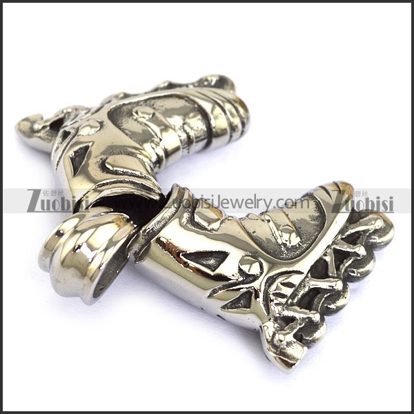 Casting Roller Skates Pendant p004452