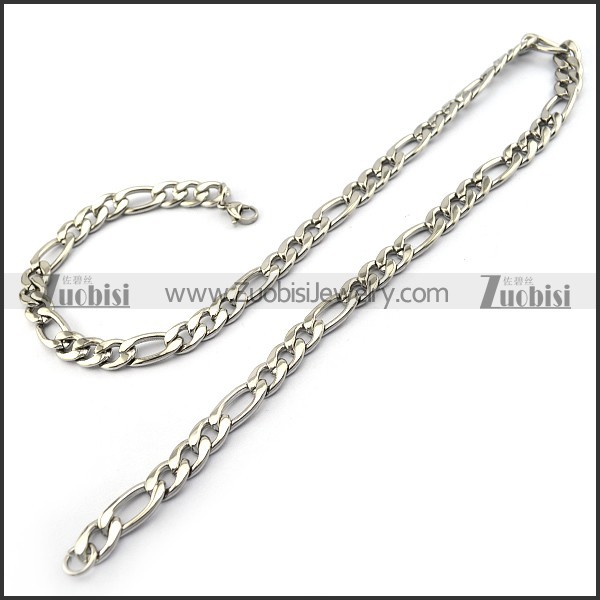 24-inch Long Figaro Chain in 9.5mm Wide n001582
