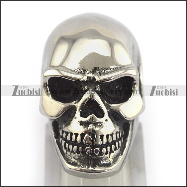 Large Classical Bareheaded Skull Ring r003433