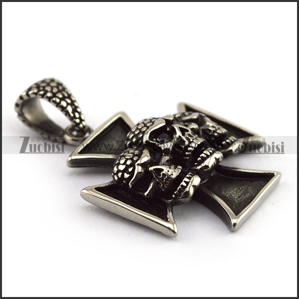 three skull heads cross pendant p001616