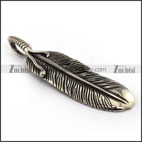 Vintage Chicken Feather Pendant p003647