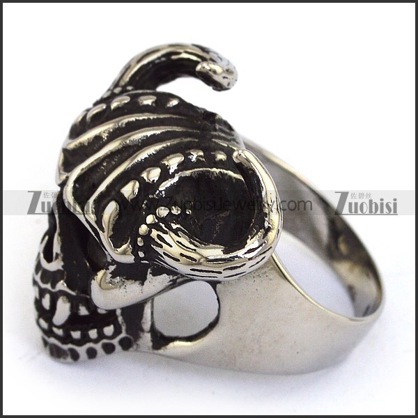 skull ring with 2 horns r001689