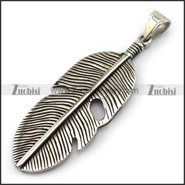 Vintage Feather Charm p004401