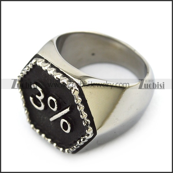 3% Hexagonal Biker Ring r004327