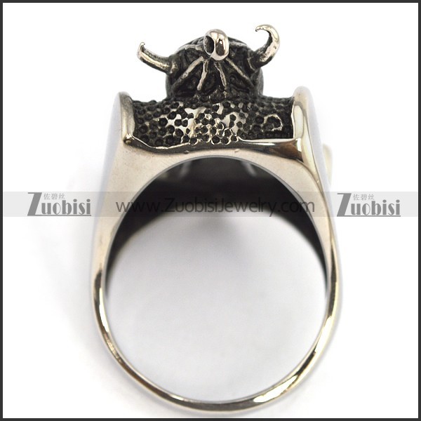Wearing Horn Cap skull stainless steel rings r001581