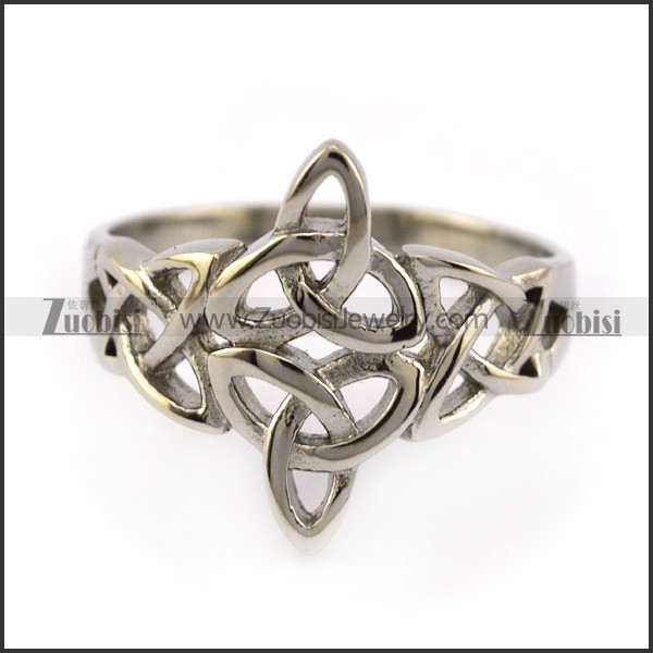 Celtic Trinity Knot Ring r004935