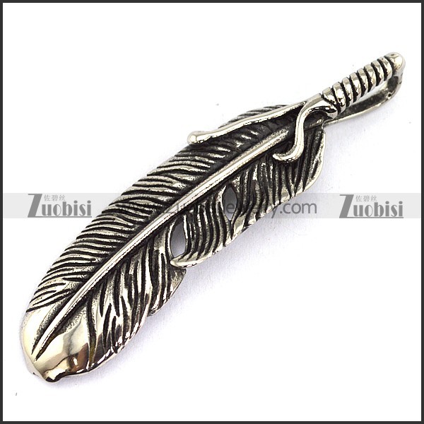 Vintage Chicken Feather Pendant p003647