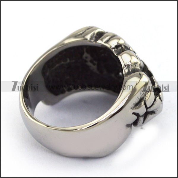 Big Casting Skull Fist Ring r003700