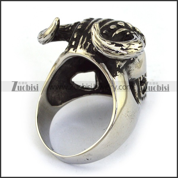 skull ring with 2 horns r001689