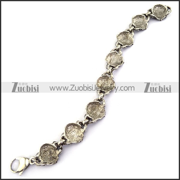 Urgly Skull Charm Bracelet b004527